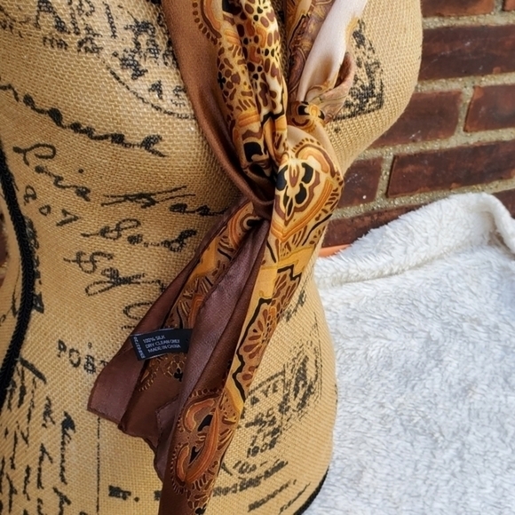 Nicole Miller Golden silk scarf‎ - Picture 4 of 8